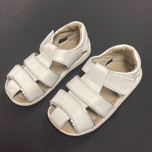 See Kai run Gloria fisherman white shoe, size 7.5